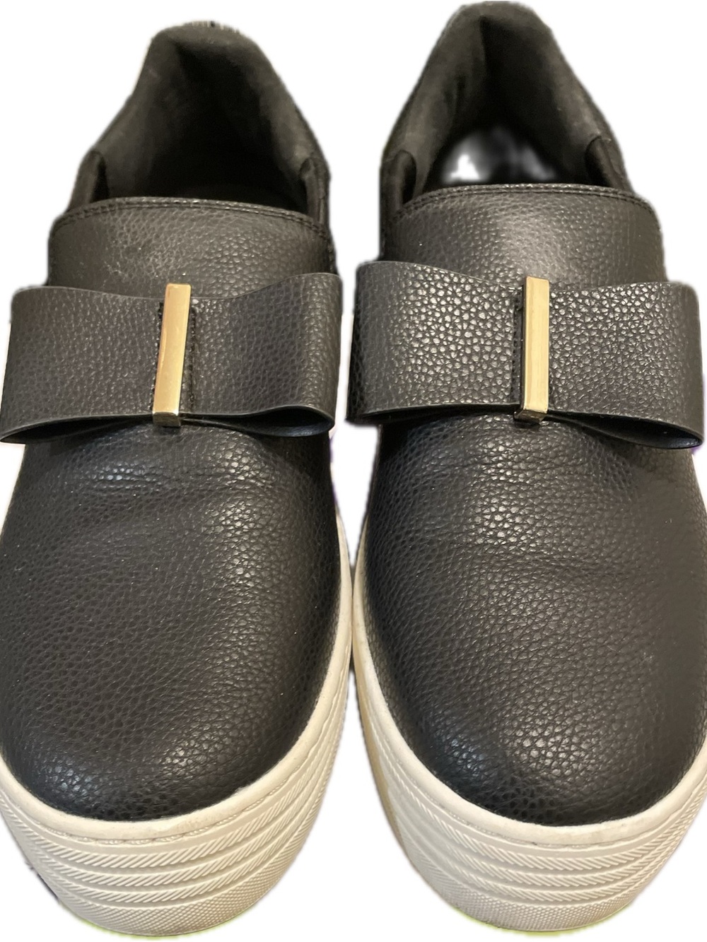 JOY Luxe Women’s Slip-On Platform Shoes with Gold Accent Size 9 w-Box